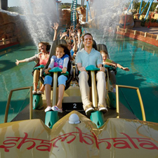 family on attraction in PortAventura Park